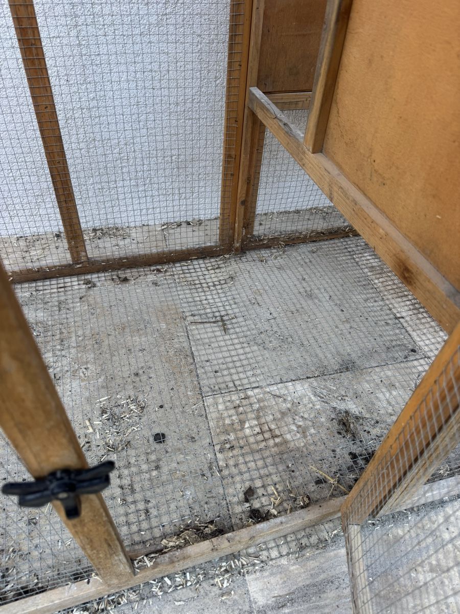 Cages, transport & sécurité: Kleintierstall untergittert zu verschenken  – D'occasion à Aeugstertal par hac_gb77