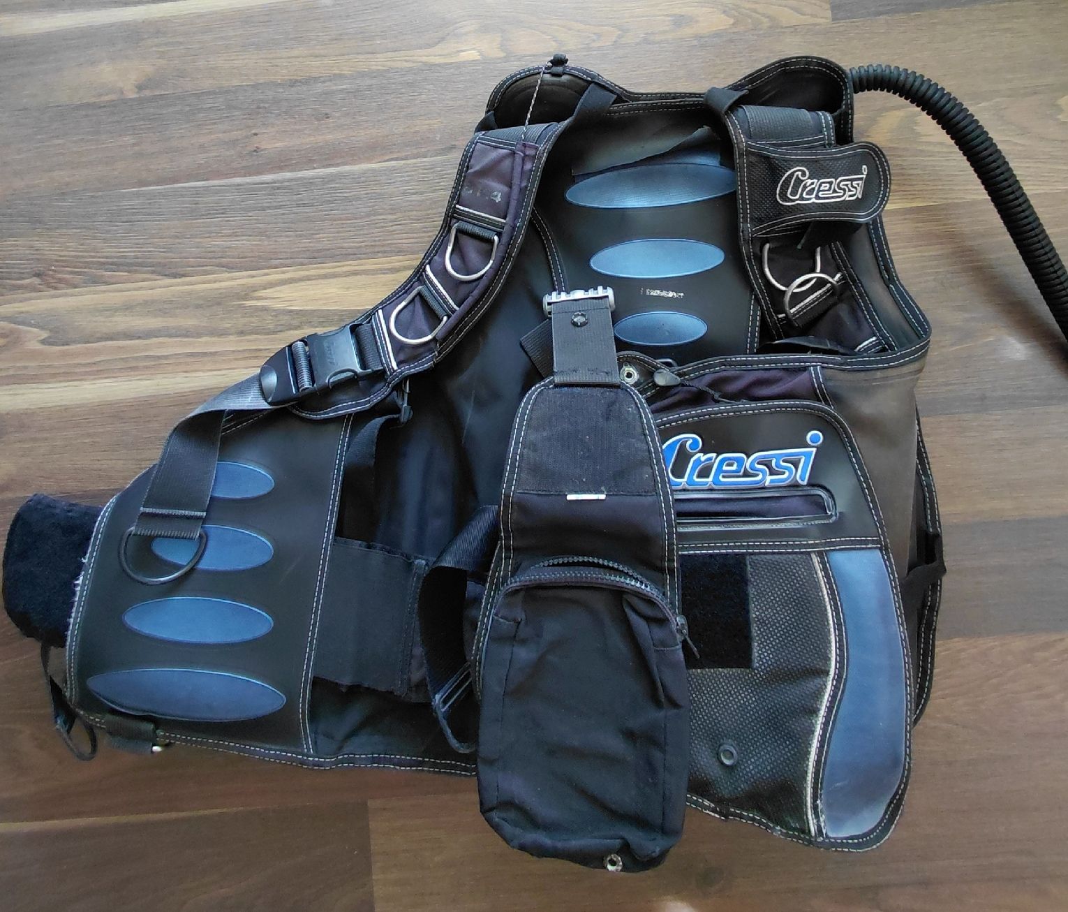 Cressi Mute per immersioni: Tarierjacket CRESSI S114 BCD / grösse L – Usato da Illnau venduto da myoneclaude 1