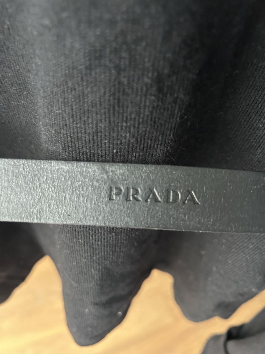 Pulls & Sweat-shirts: Schwarzer Pulli von Prada, Gr. 40 – D'occasion à Wohlen b. Bern par Beppe99 1