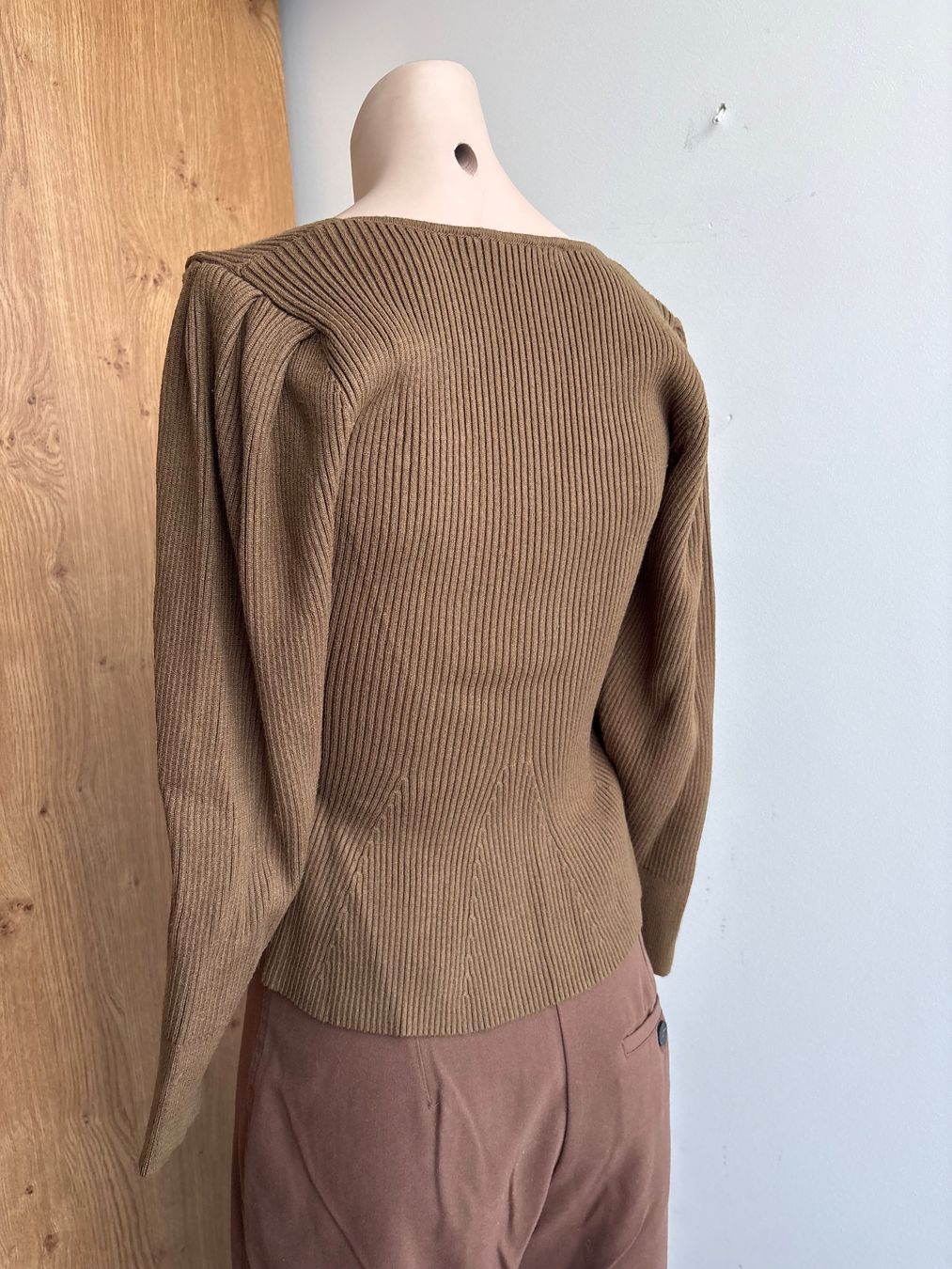 Zara Top: Zara Stricktop Gr. S Khaki Square Neck – Usato da Schaffhausen venduto da Miorajah 2