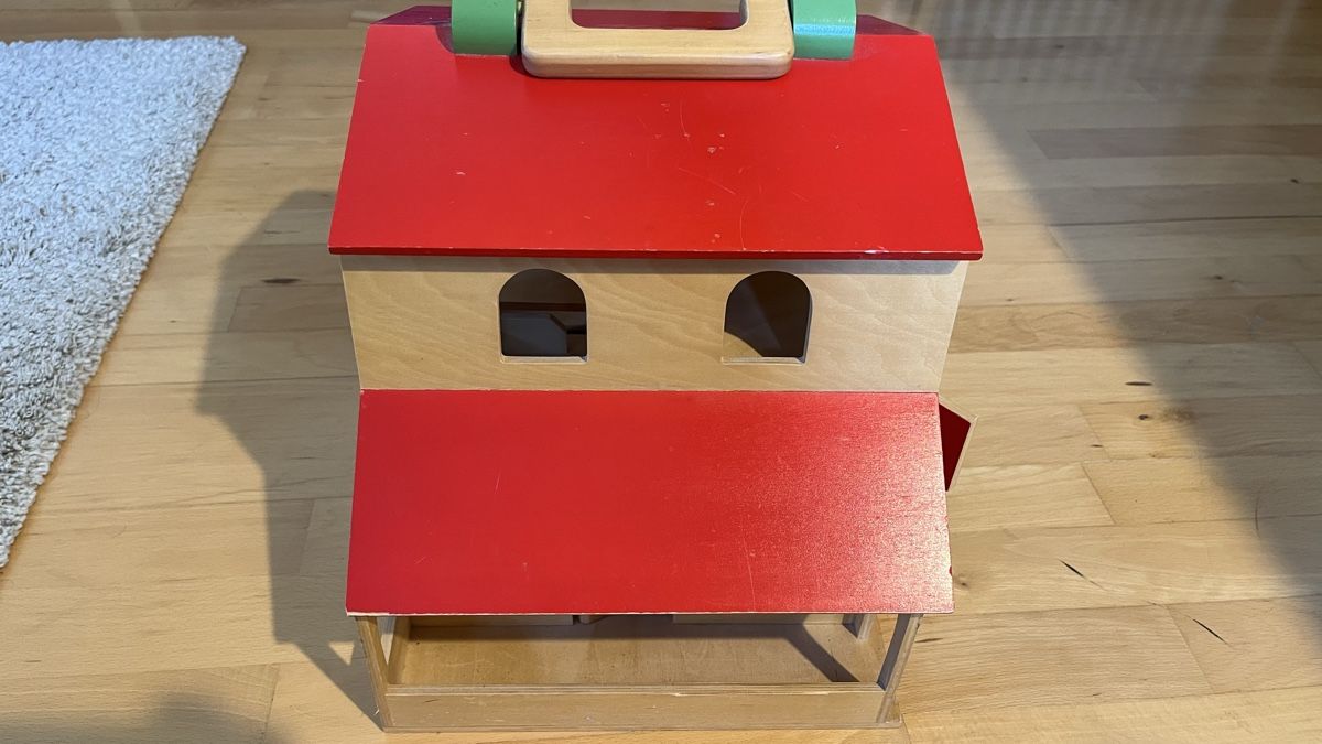 Giocattoli: Handmade wooden barn – Usato da Fleurier venduto da Carolina_11 6