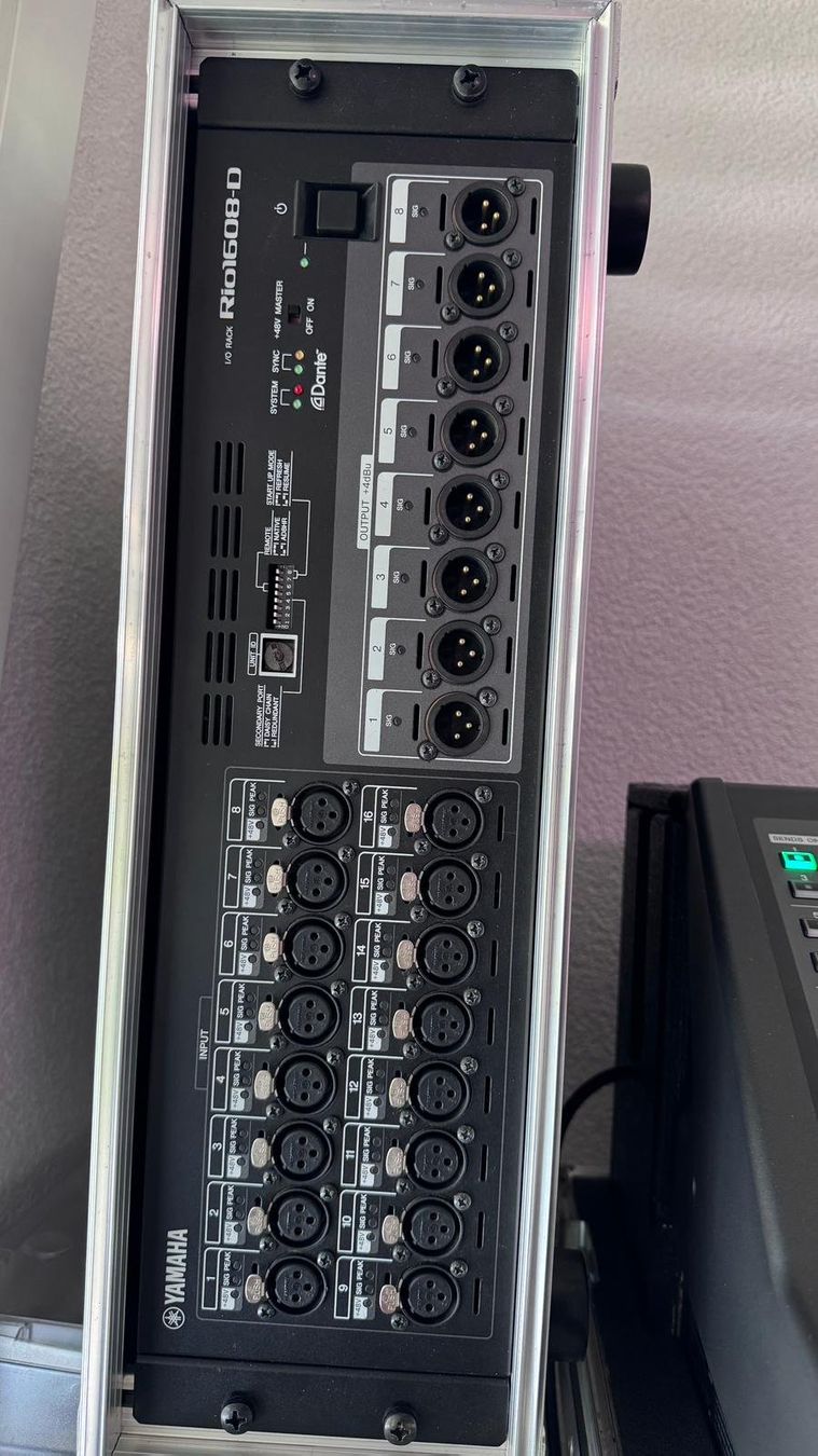 Yamaha Console di mixaggio: Yamaha QL1 & Rio 1608-D – Usato da Rupperswil venduto da Tw-Audio 2