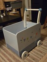 Chariot à jouets