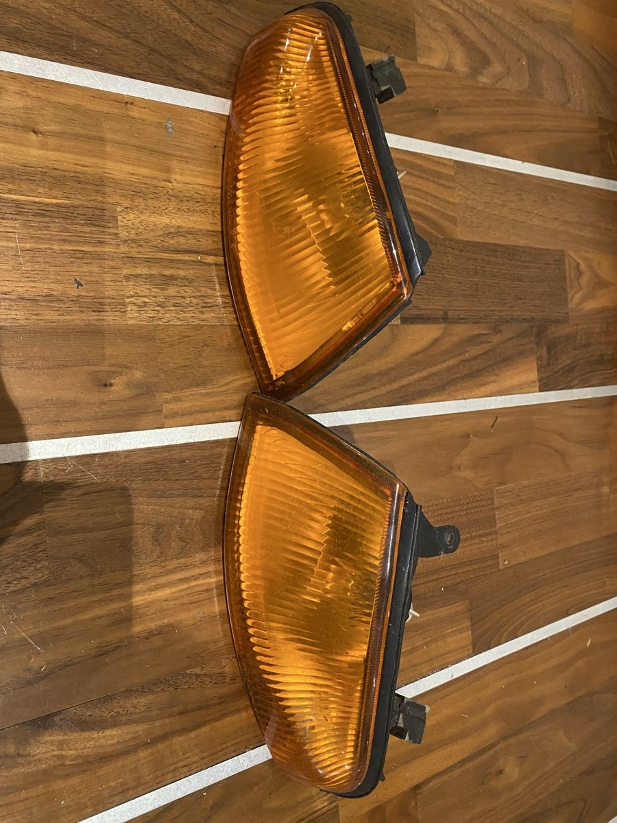 Nissan Tutti pezzi di ricambio auto: Original Nissan Skyline R32 Blinker Set Gelb – Usato da Immensee venduto da AutoTrader24
