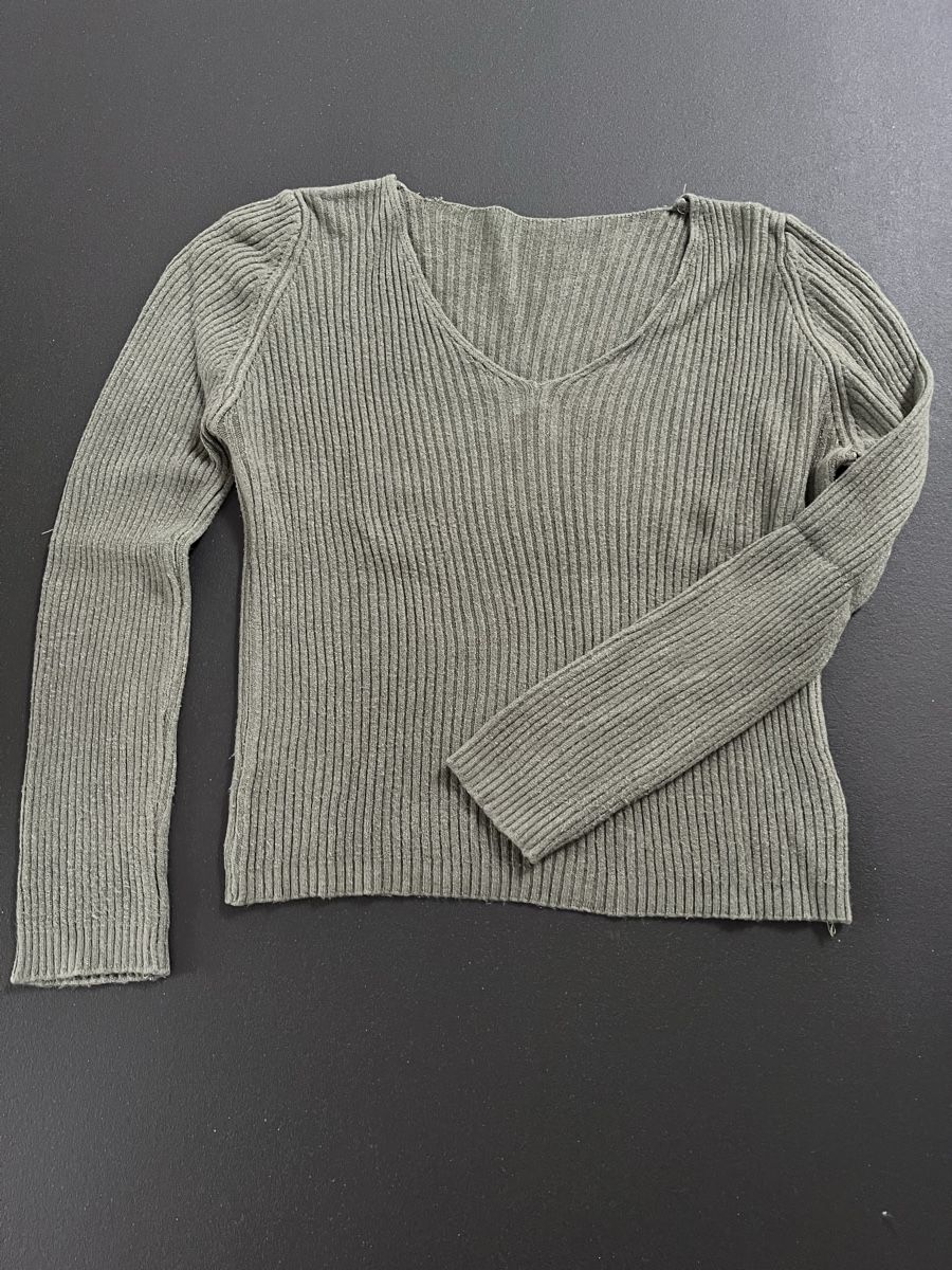Only Maglioni & Felpe: Strickpullover militärgrün, Gr. XS – Usato da Fraubrunnen venduto da Vpeck