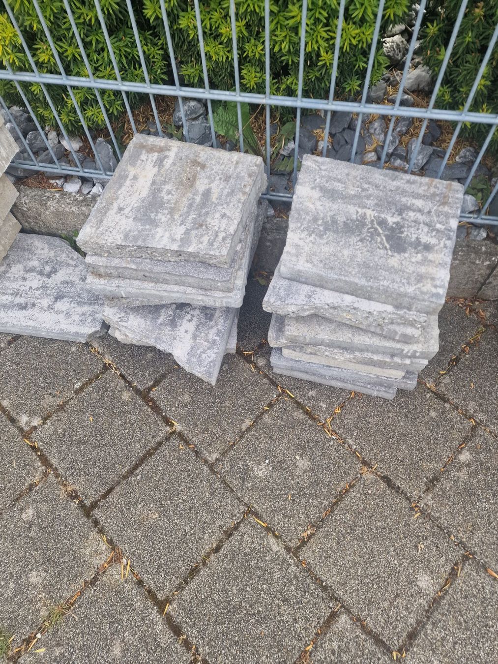 Bodenbeläge: Terrassenplatten – Neu (gemäss Beschreibung) aus Dulliken von Fertig56 3