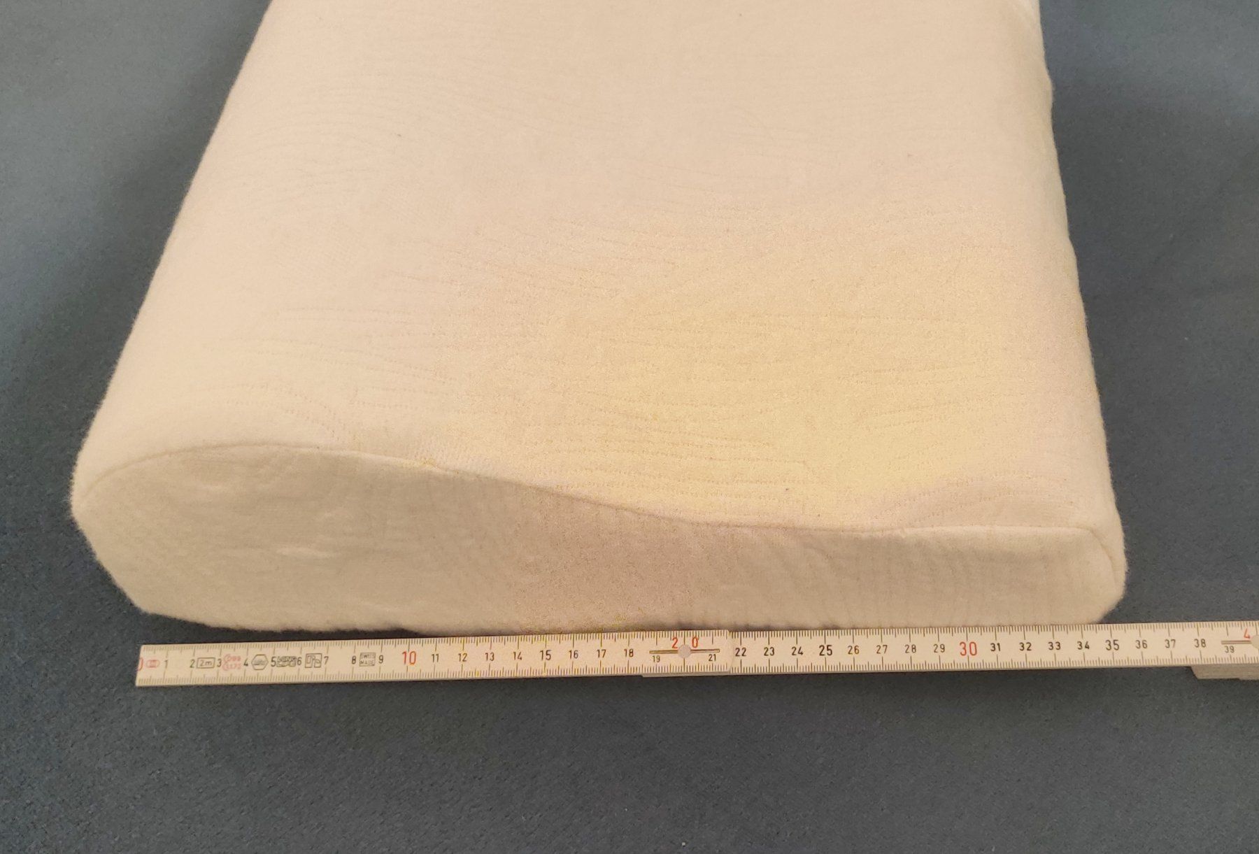 Cuscini: Ergonomisches Kissen – Usato da Riehen venduto da Jeronimo8 4