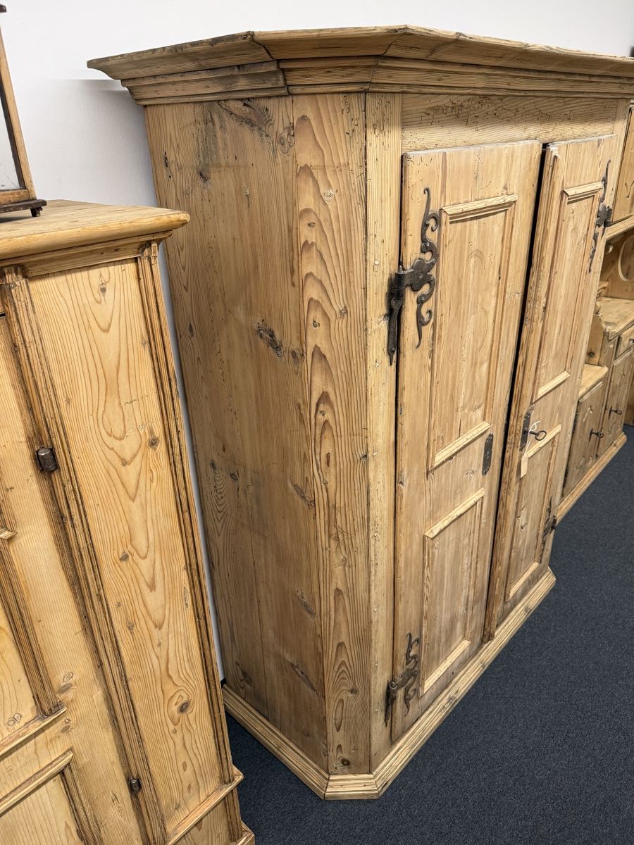 Armadi: Alpenländischer Schrank – Usato da Gossau SG venduto da Liq-Gossau 1
