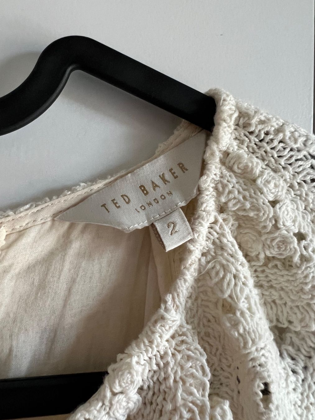 Ted Baker Vestiti: Ted Baker Gr 2/ EU 36 - Cremefarbenes Minikleid aus Spitze – Usato da Hünenberg See venduto da mississauga 4