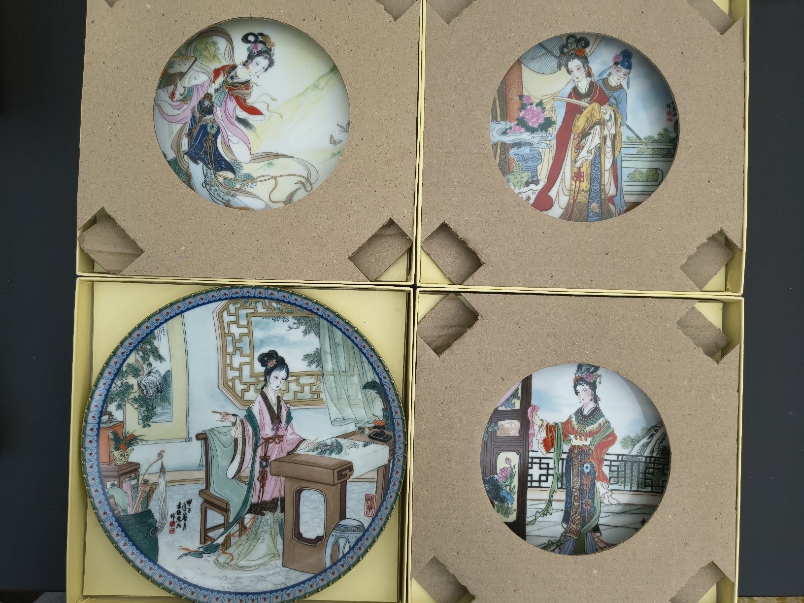 Alle Dekorationen: 4 assiettes de collection  – Gebraucht aus Venthône von jlefaure 6
