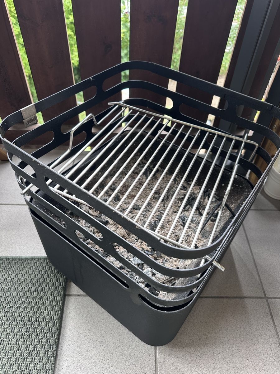 Grils: Höfats CUBE Grill Set schwarz mit Plancha und Brett – D'occasion à Hittnau par Josephine13 1