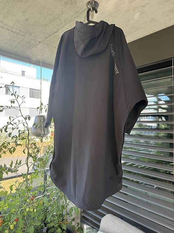 Giacche: Storm Poncho von Forth Elements – Usato da Birr venduto da Satti 1