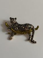 Leopard brooch on branch metal gold-coloured enamel