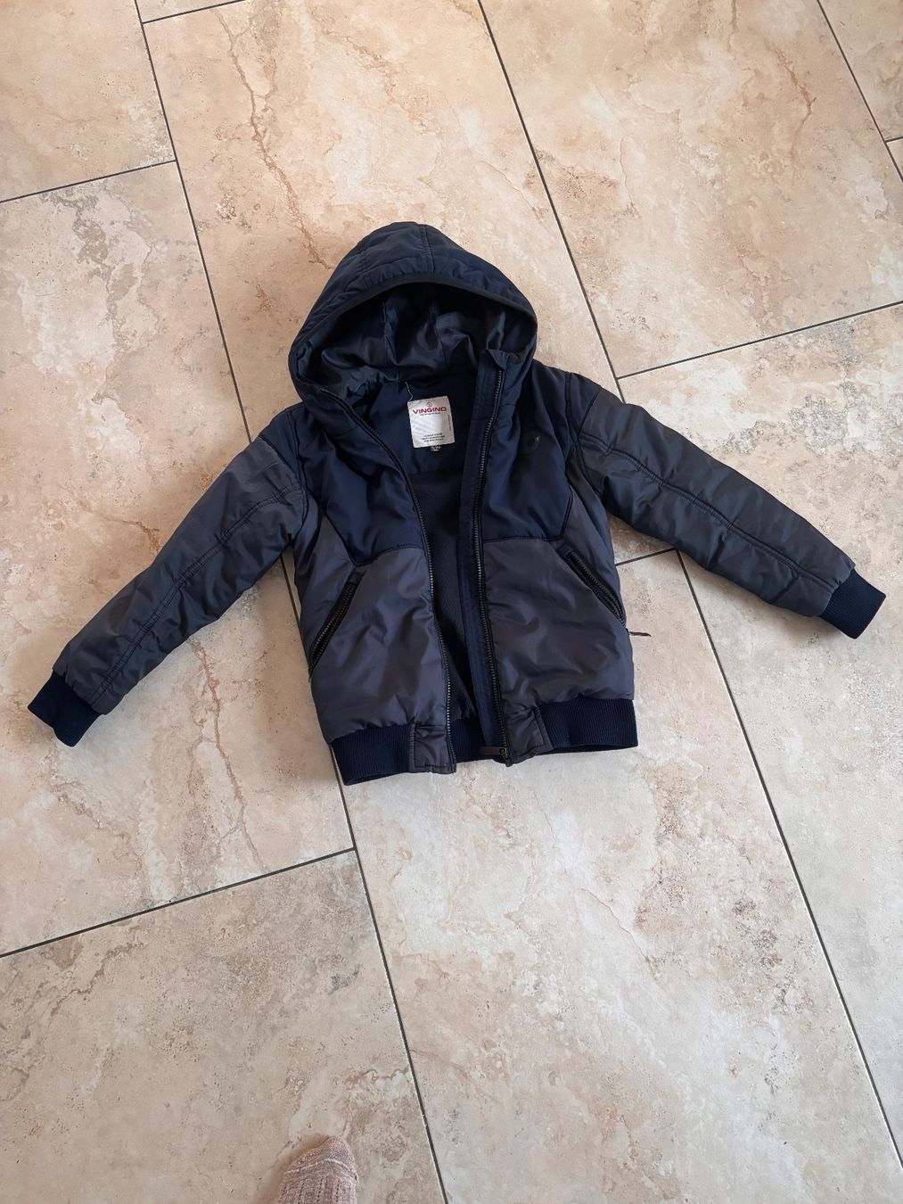 Vingino Giacche & Cappotti: Vingino Winterjacke, Gr. 140, dunkelblau – Usato da St. Niklaus VS venduto da Wallis4ever