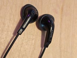 Original Sony In-Ear Kopfhörer Earbuds 3.5mm Klinke gepflegt