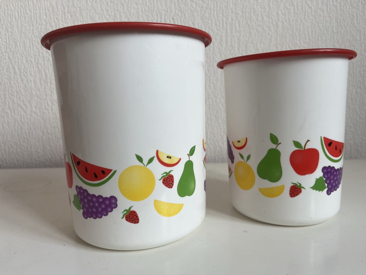 Tupperware Contenitori & Simili: Tupperware Vintage Fruit Design - Set of Two – Usato da Lausanne venduto da barbabelle02