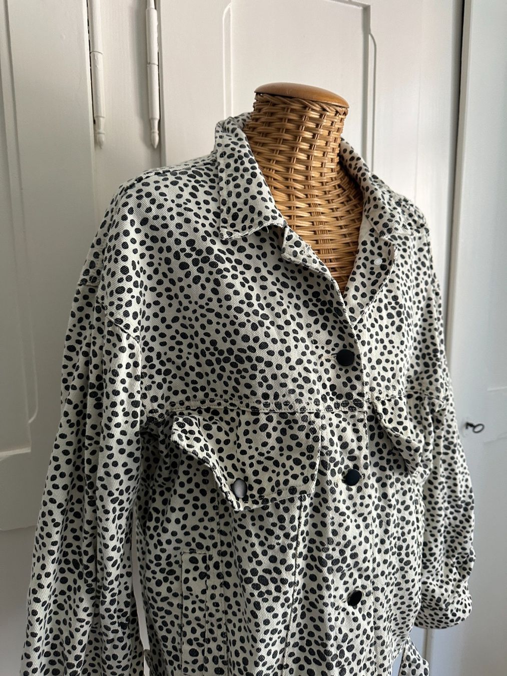 Giacche: THS - Jeansjacke offweiss-schwarz M – Usato da Zürich venduto da Diazaio 1