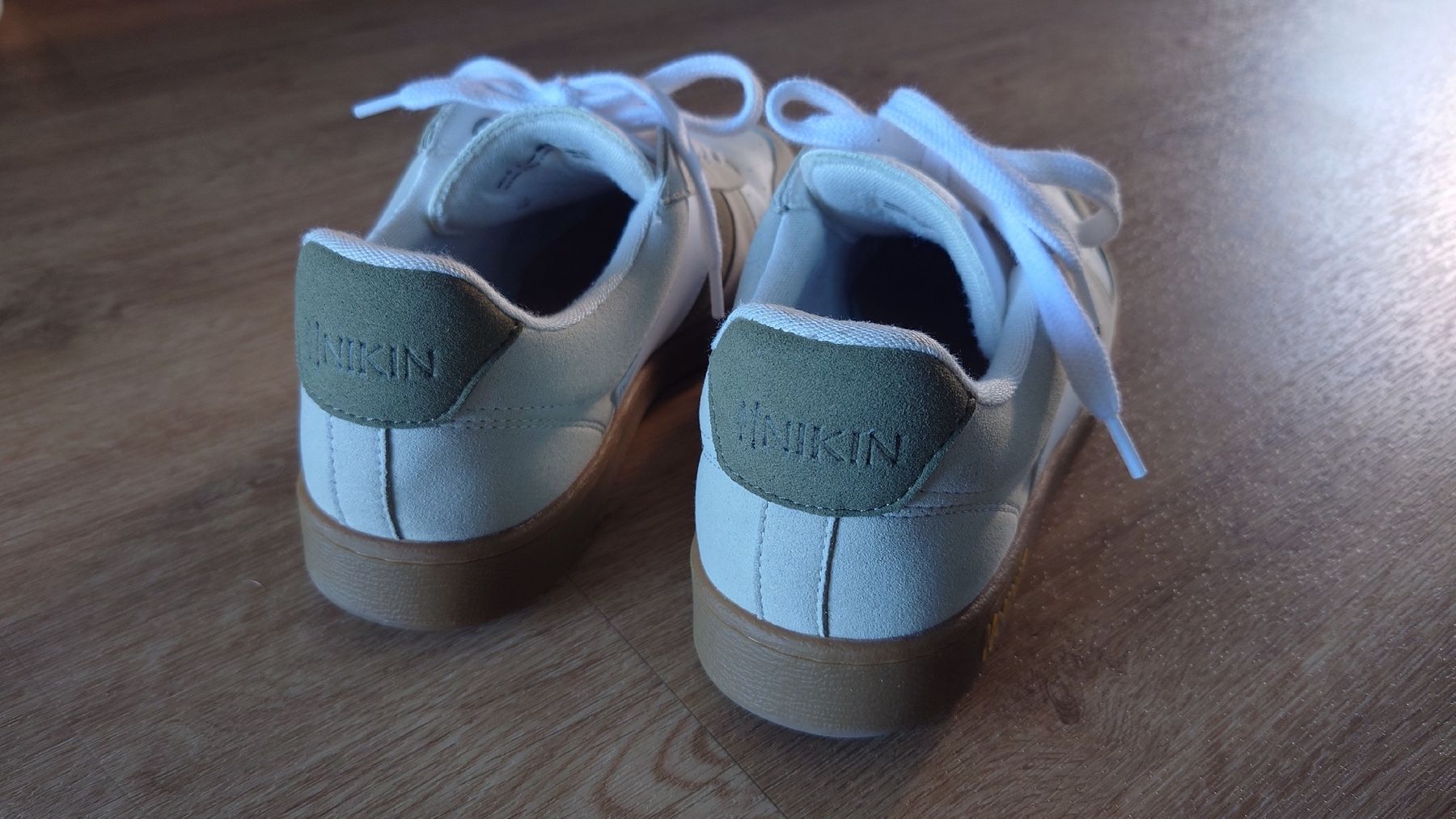 Nikin Scarpe da donna: Nikin Sneaker, Gr. 40, beige/grün – Usato da Neuenkirch venduto da PreppieSunshine 1