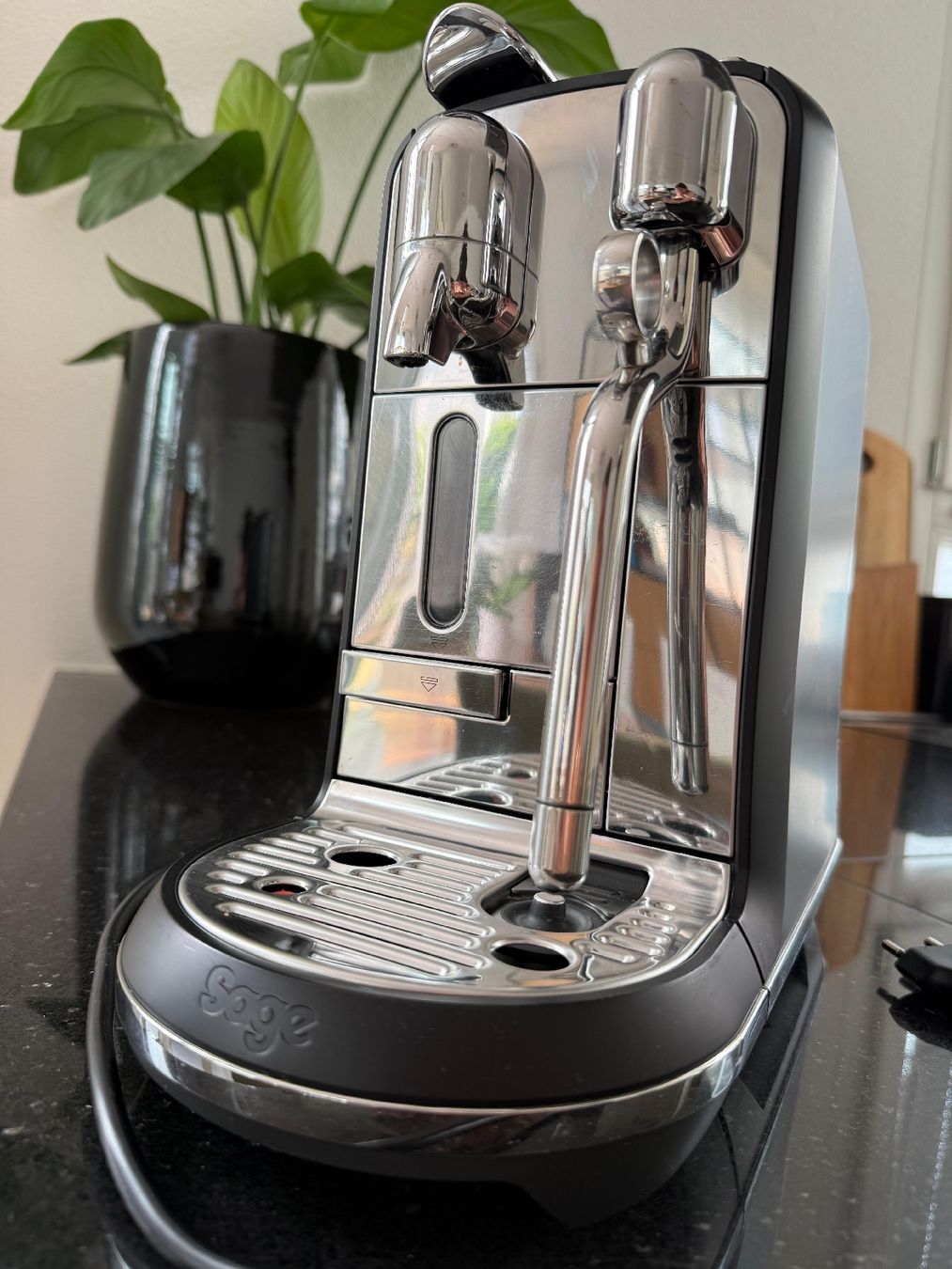 Nespresso Machines à café & Machines à expresso: Nesspresso Creatista Plus Kaffemaschine – D'occasion à Winterthur par tim_cl8x 1