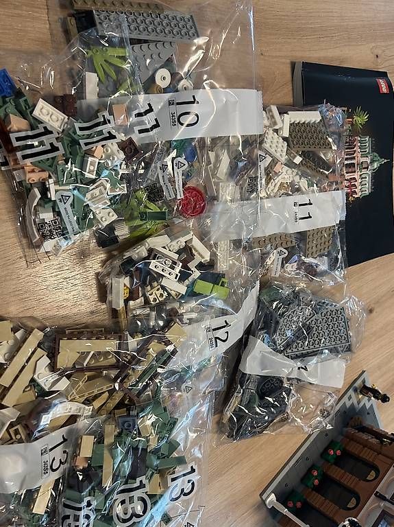 Kit di costruzioni: Lego Boutique Hotel – Usato da Berikon venduto da miss_t26 1