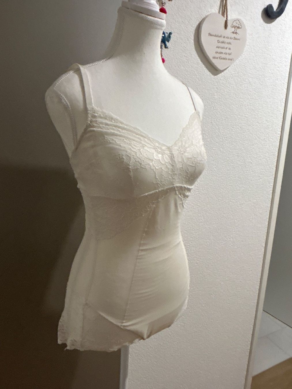 Spanx Altra biancheria intima: SPANX Spotlight On Lace Bodysuit ecru Gr. 38-40 – Usato da Brunnen venduto da Nala2929 3