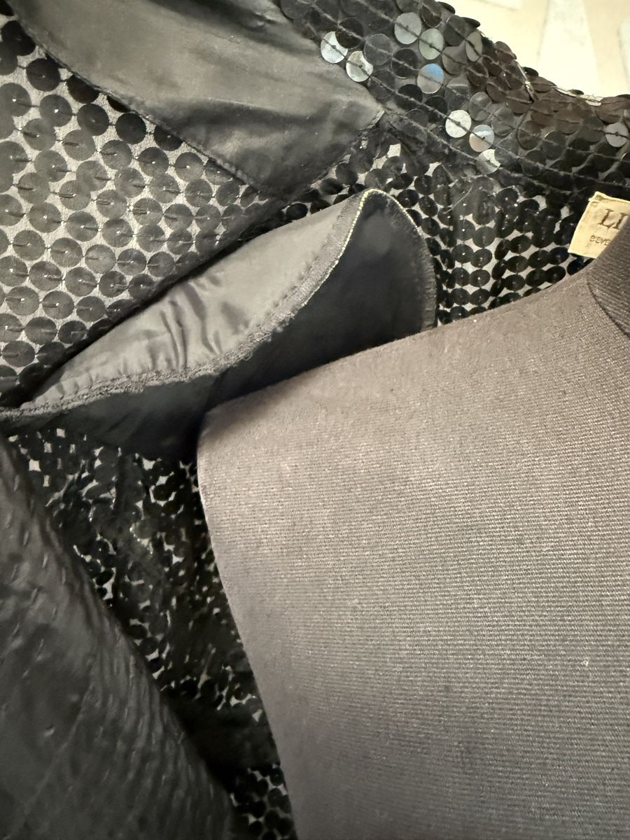 Giacche: Vintage Black sequin jacket. M/L – Nuovo (secondo la descrizione) da Grund b. Gstaad venduto da PlageNeige 4