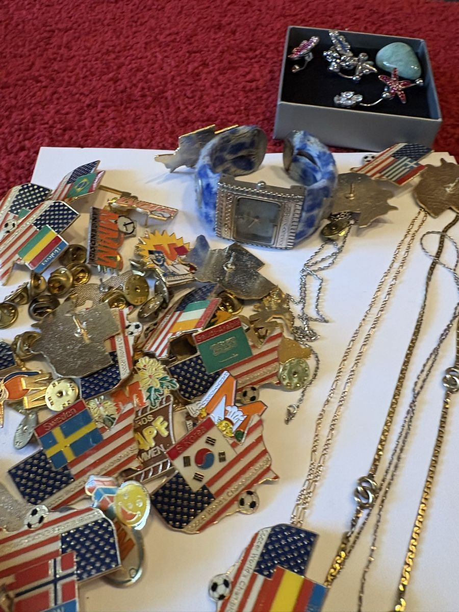 Sonstiger Schmuck: Mode Schmuck Pins Mix – Gebraucht aus Murten von Tzaugg 2