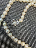Collier de perles avec saphirs