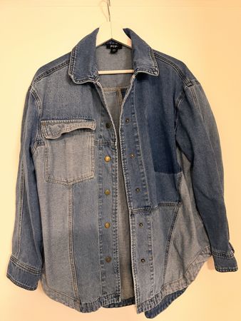 Denim Jacke Nasty Gal Patchwork Stil Grösse 36 neuwertig