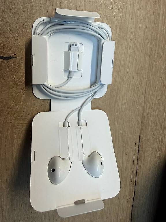 Cuffie: Écouteurs Apple intra-auriculaires blancs – Usato da Petit-Lancy venduto da acetik 1