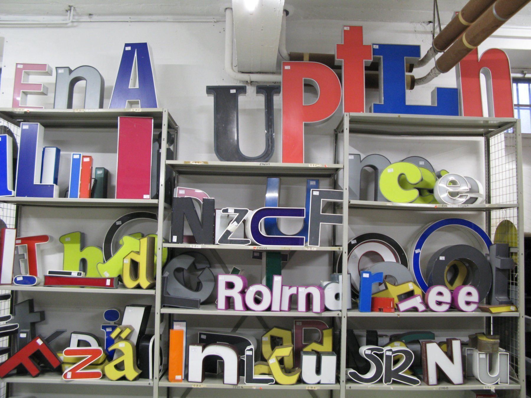 Lampen: Leuchtbuchstaben E Design Leuchte Deko – Gebraucht aus Trogen von 2ndlifebrocantegmbh 5