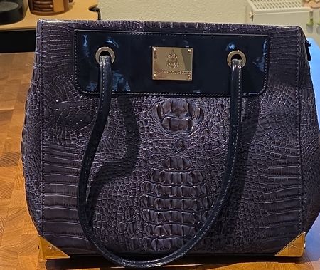 Elegante Handtasche im Kroko-Look - Herbst-Accessoire!