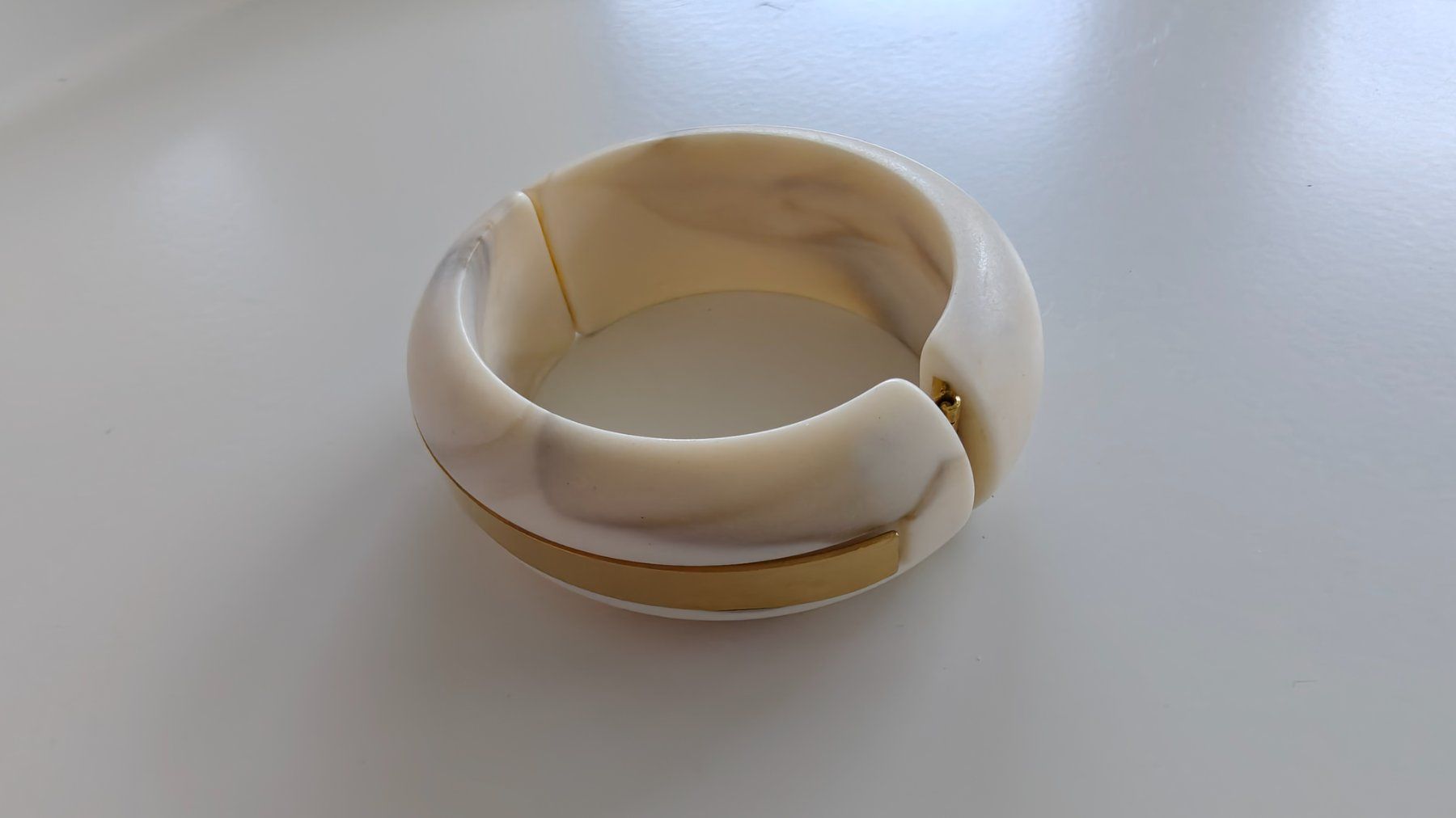 Bracciali & Braccialetti: Marble-Patterned Resin and Stainless Steel Bangle – Nuovo e nell'imballaggio originale da Allschwil venduto da Jani_Banani 8