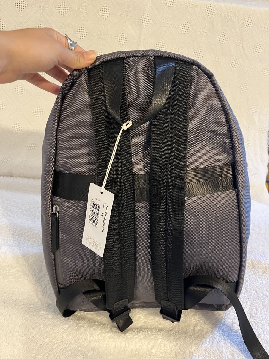 Guess Zaini: Guess Rucksack grau mit Etikett neu! – Nuovo e nell'imballaggio originale da Zürich venduto da mel_258 4