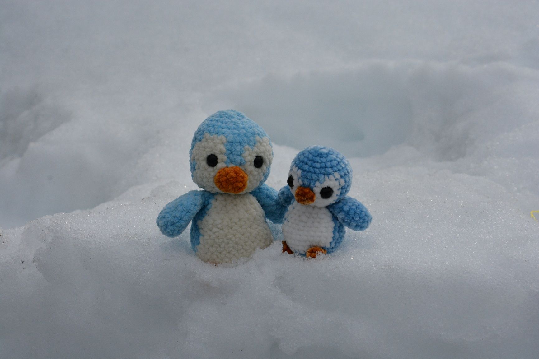Alle Dekorationen: kleiner Gehäkelter Pinguin – Neu und originalverpackt aus Meiringen von Flauschfarm 1