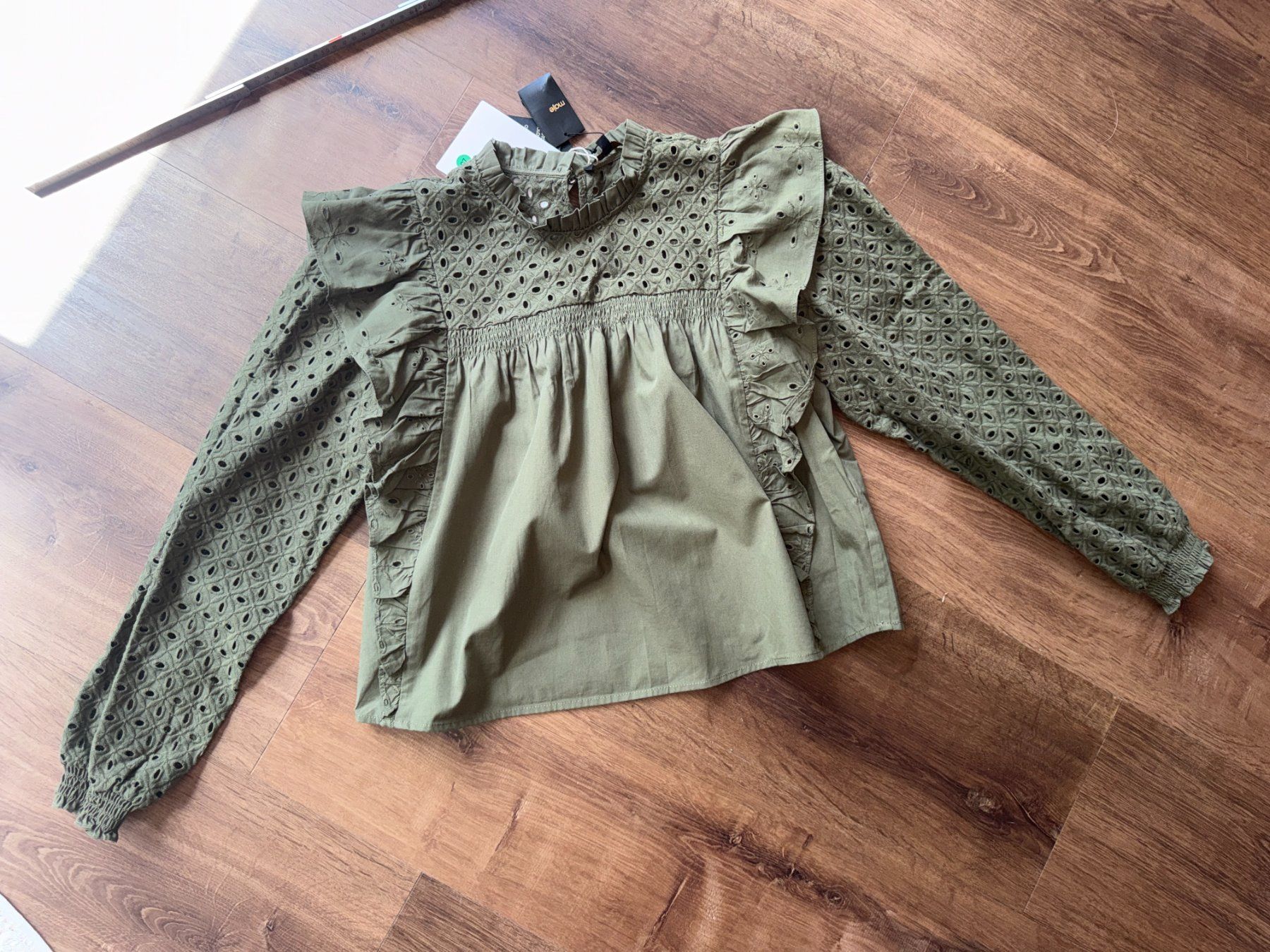 Maje Top: EUR 235 Maje blouse - 2 – Nuovo e nell'imballaggio originale da St-Sulpice VD venduto da juhdu 1