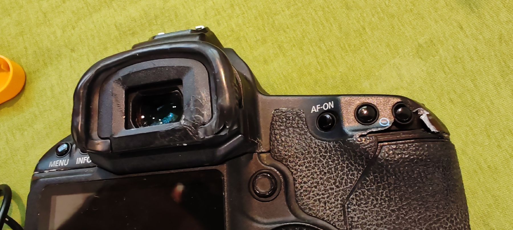 Canon Appareil photo: Fotocamera Canon EOS-1 Ds Mark 3 – Défectueux à Hägendorf par Debua 3