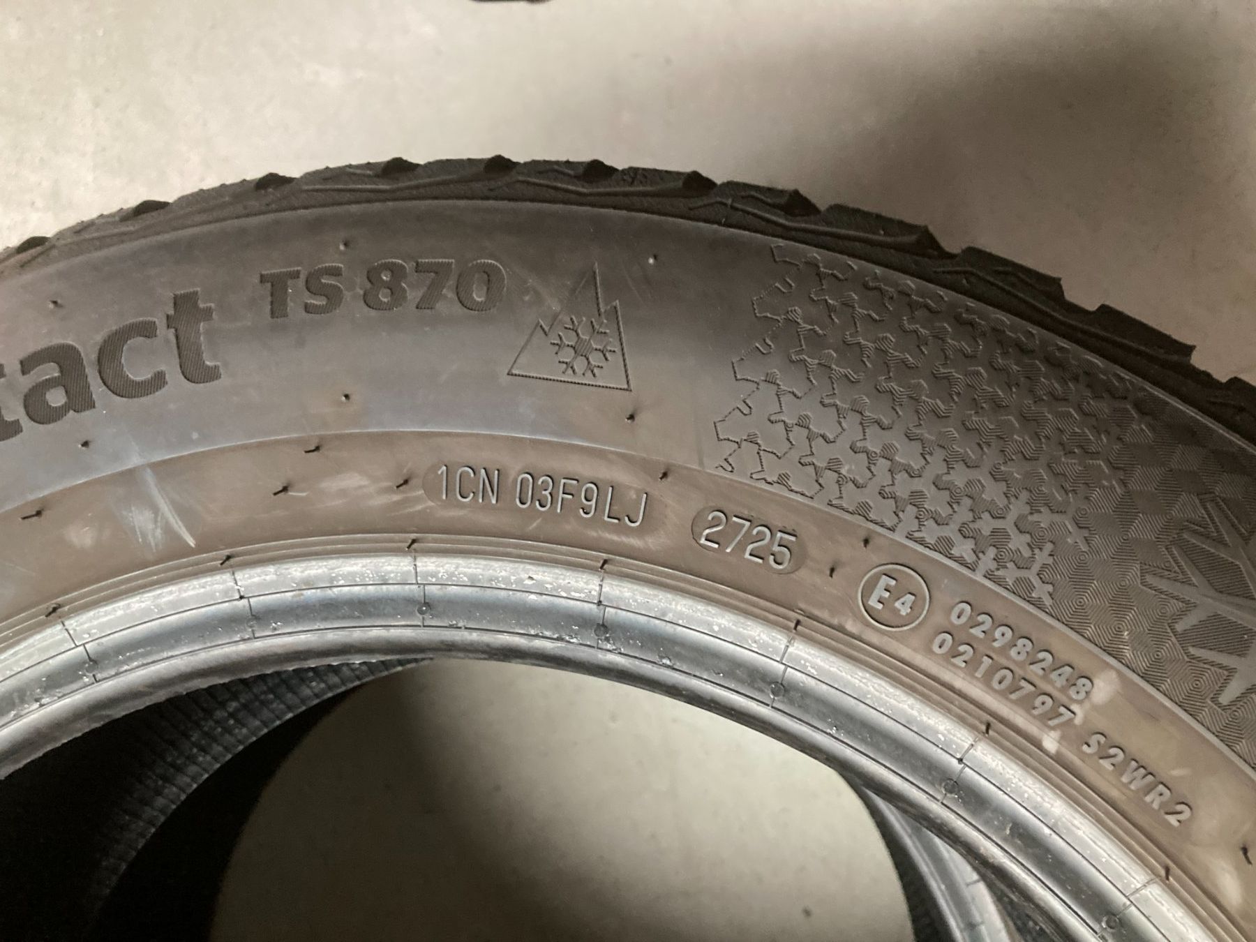 Continental Pneus & Kompletträder: 195/65R15 Winterpneu Continental – Gebraucht aus Cham von WB2223 4