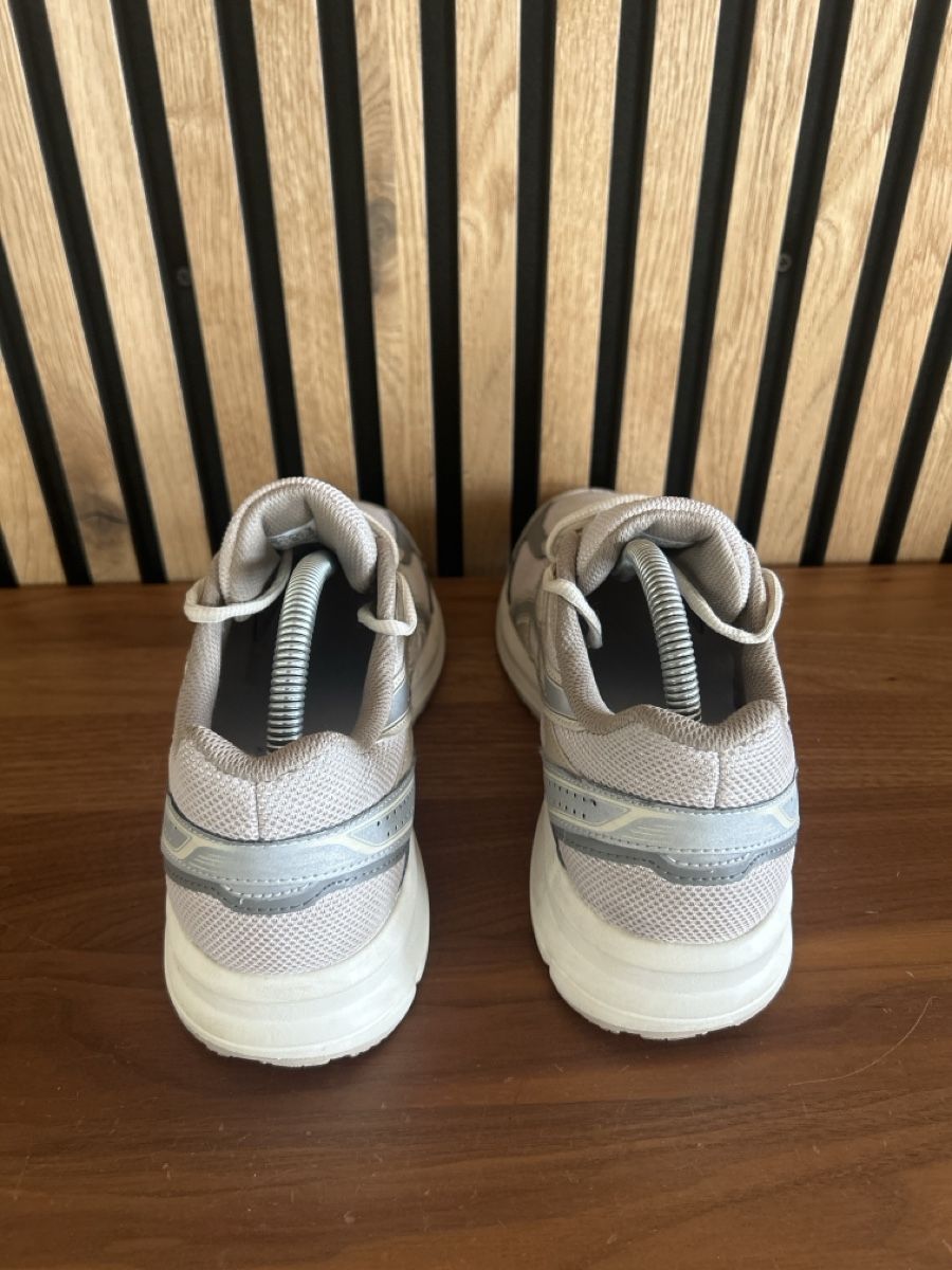 Asics Scarpe da uomo: Asics JOG 100S – Usato da Büttikon AG venduto da dam_bnc2 2