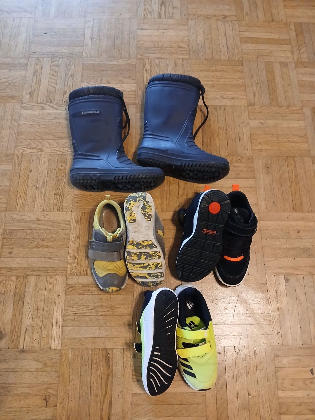 Kleiderpakete & -sets: Räuberpaket Grösse 122 – Gebraucht aus welschenrohr von sinaela 4