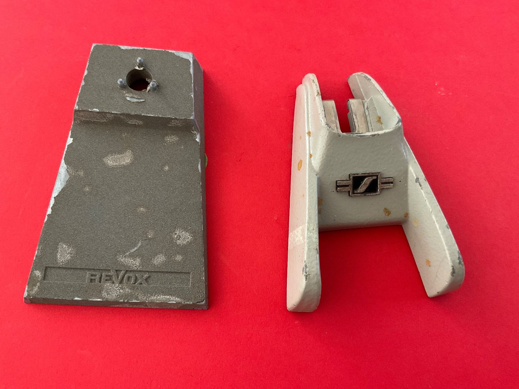 Sennheiser Microphones: Sennheiser/ReVox Ständer siehe Bilder – D'occasion à Langenthal par Kotade