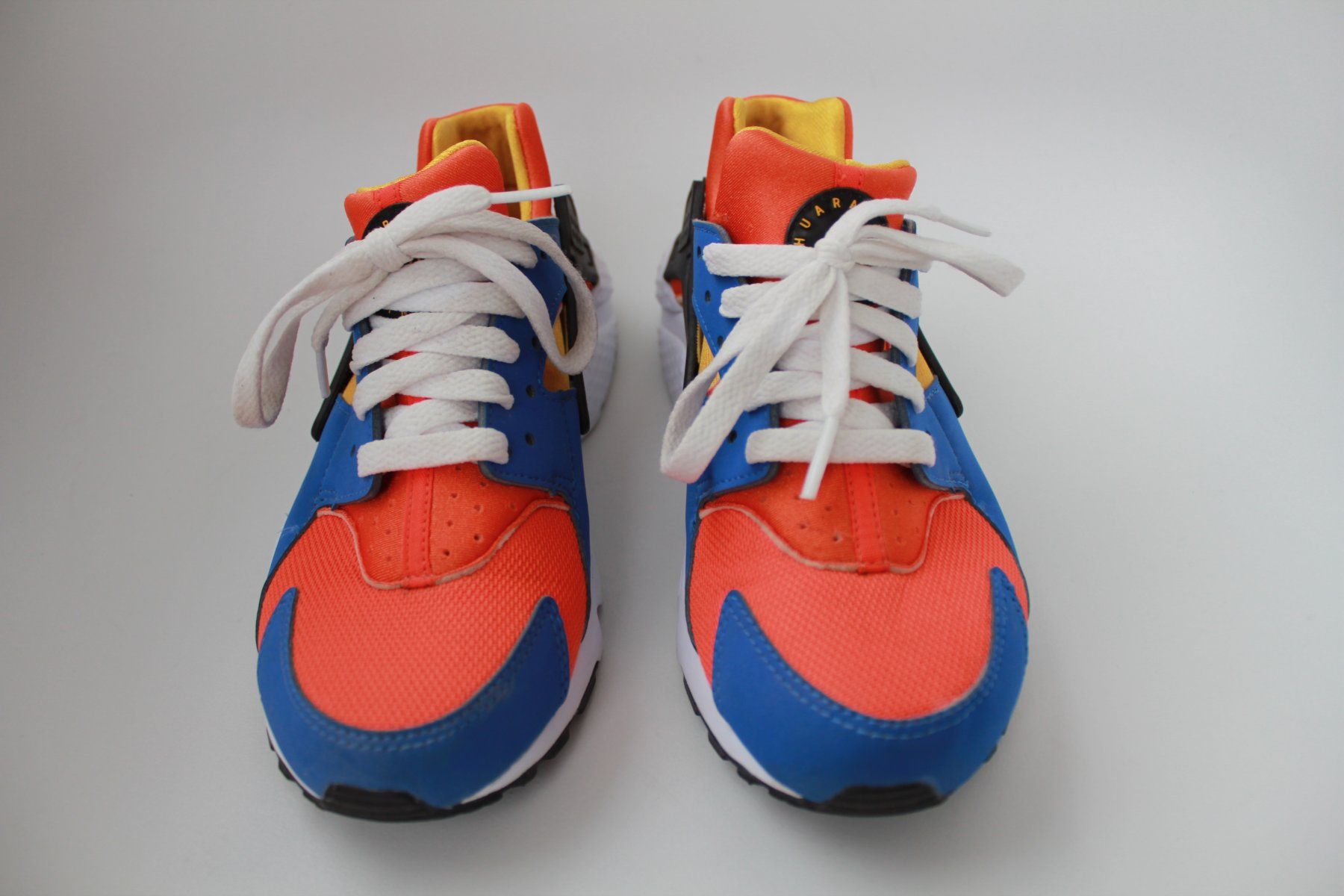 Nike Herrenschuhe: Nike Huarache multicolores, taille 37.5 – Gebraucht aus Peseux von Gilloss 1