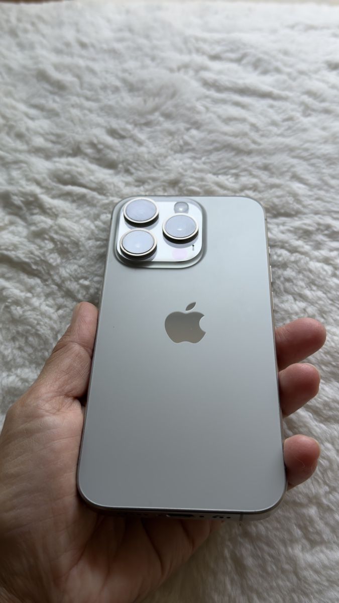 Apple Telefoni cellulari / Smartphones: iPhone 15 pro 128Gb – Usato da Lausanne venduto da Edelweiss_77 3