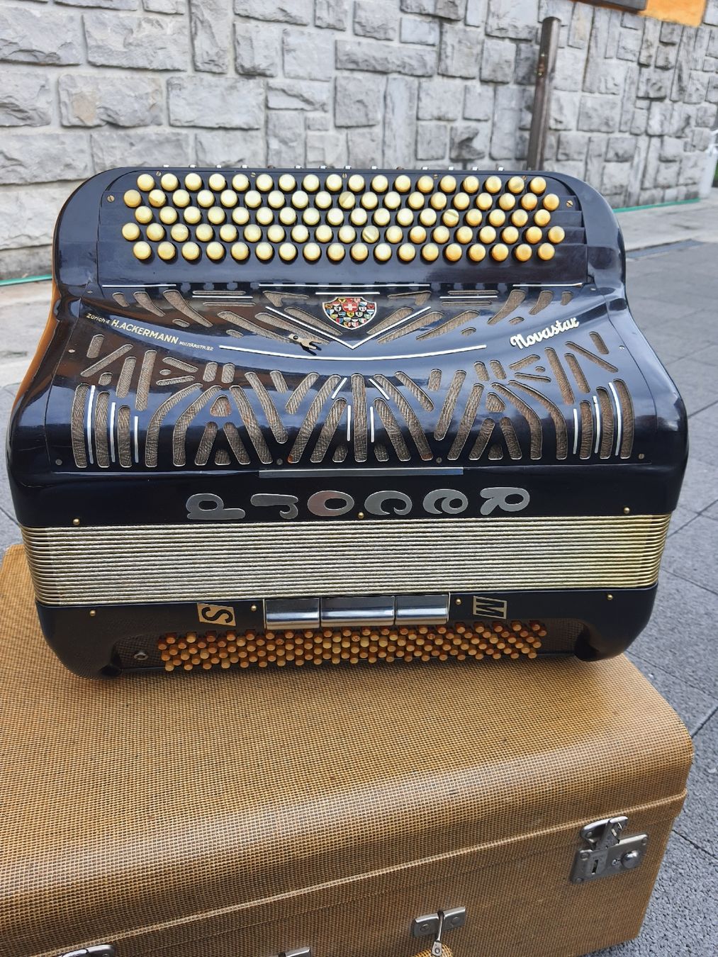 Record Musikinstrumente: accordéon CH RECORD 5 voix  – Gebraucht aus Pont-de-la-Morge von Mirabelle0