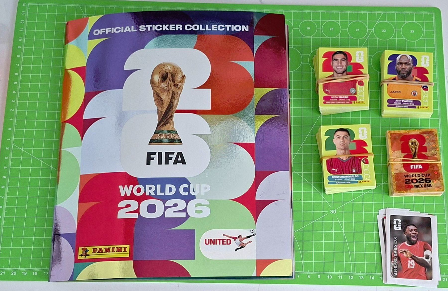 Panini Cartes à collectionner: Panini Sticker 2026 – Neuf (Voir description) à Studen par sanbo82