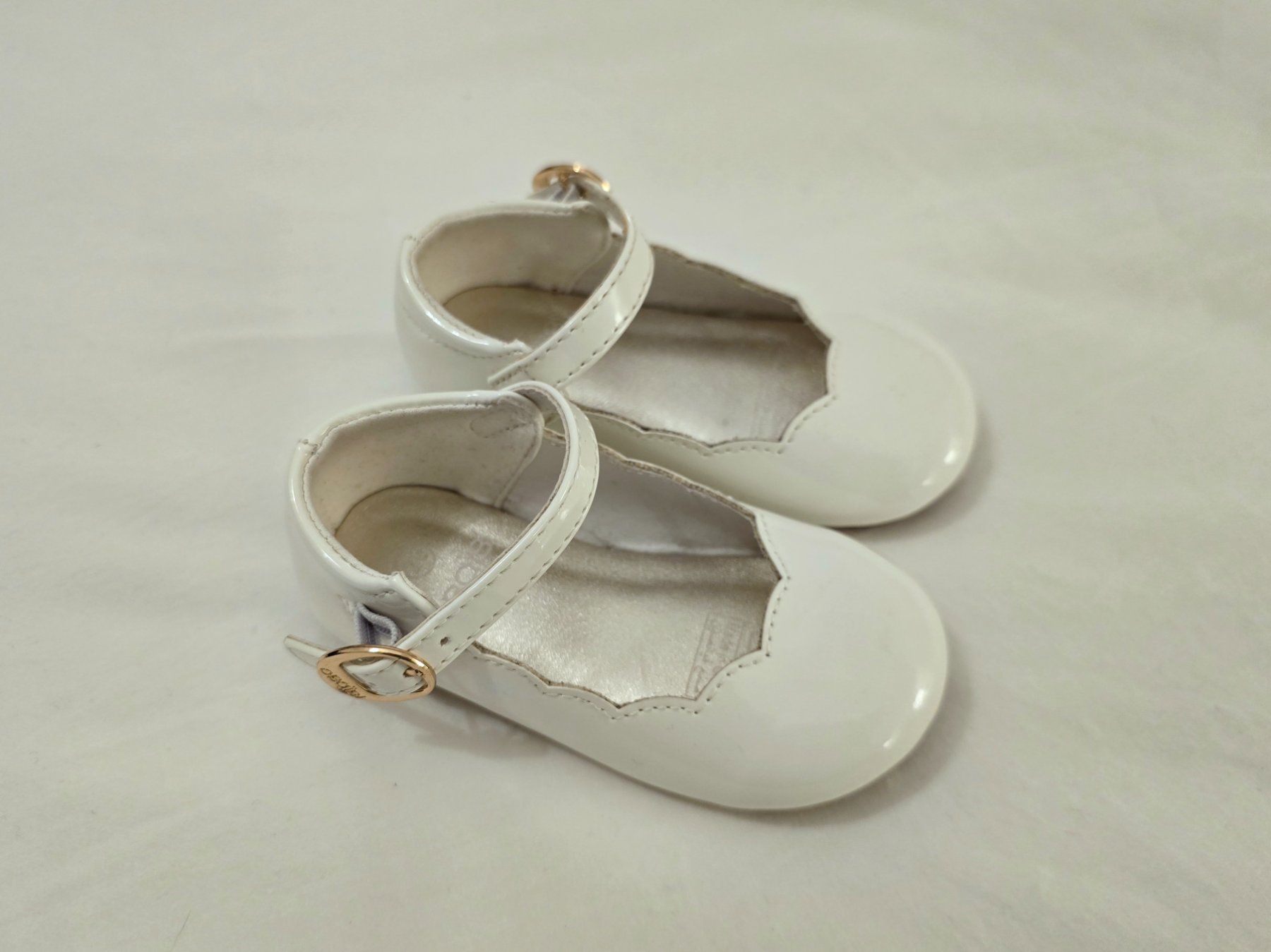 Scarpe per ragazzi: Babies vernies blanches Obaibi, taille 20 – Nuovo (secondo la descrizione) da Genève venduto da cec_d6pg 1