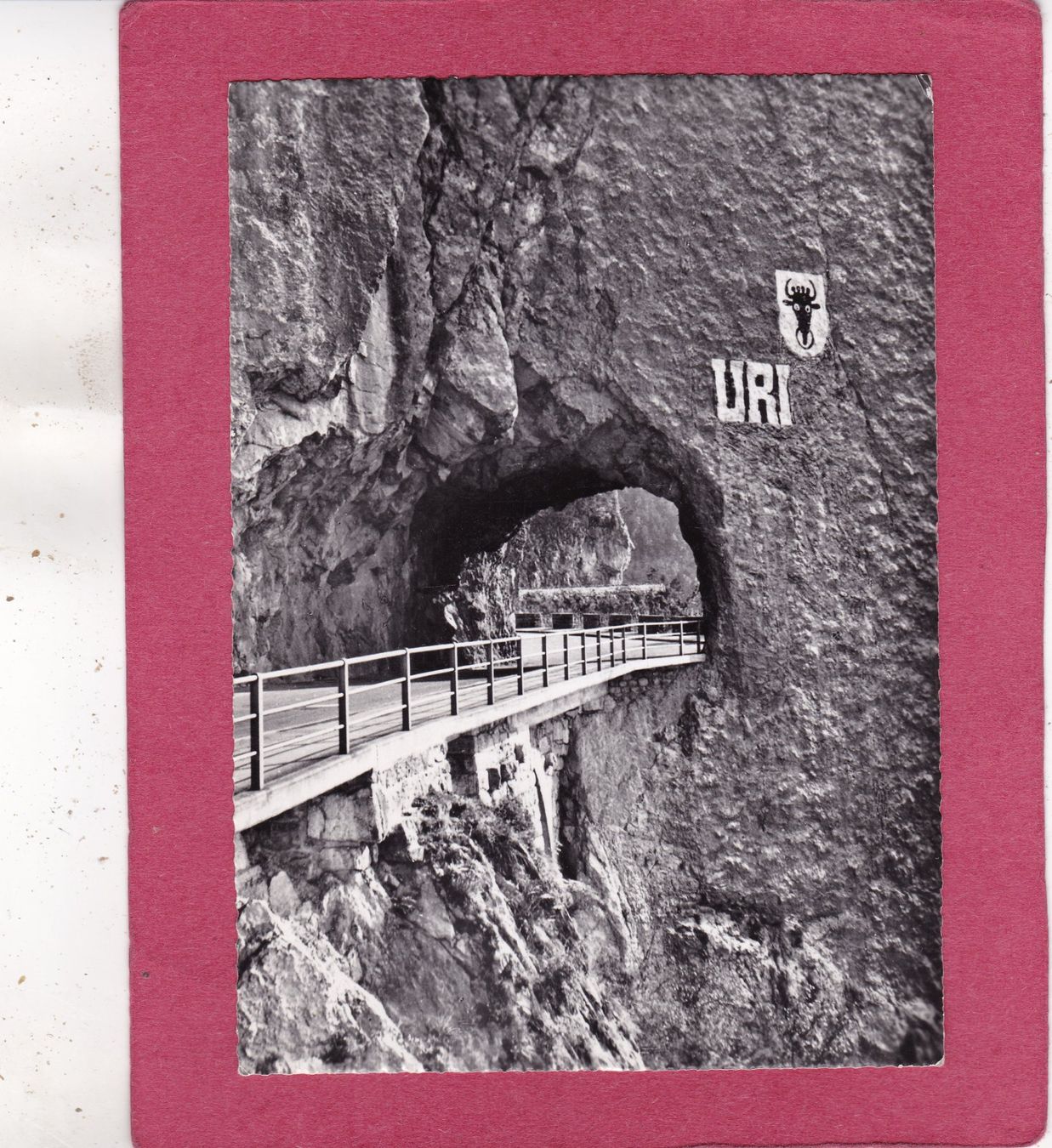 Cartes postales: Axenstrasse am Vierwaldstättersee – D'occasion à Herisau par Lisegrat2008