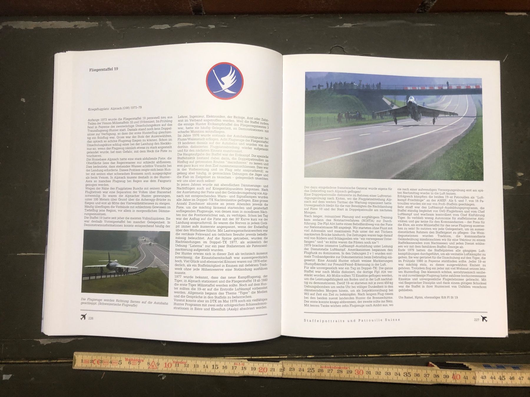 Libri: Schweizer Armee Luftwaffe Buch HUNTER Air Force Kampfjet – Usato da Madiswil venduto da TEMISO 5