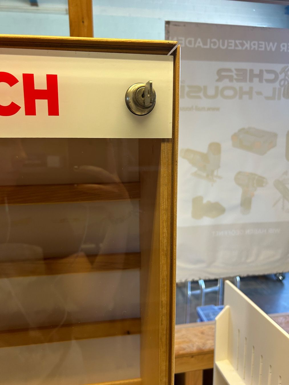 Armadi: Bosch Werkzeugschrank, abschliessbar – Usato da Koppigen venduto da Kellerfundsachen 1