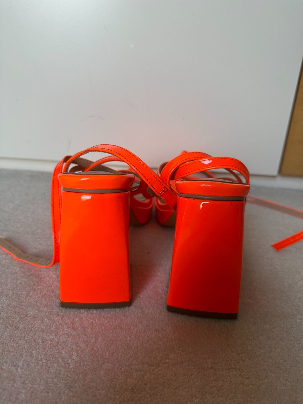 Scarpe da donna: Neon Orange Heels – Nuovo (secondo la descrizione) da Sevelen venduto da per_w85c 3